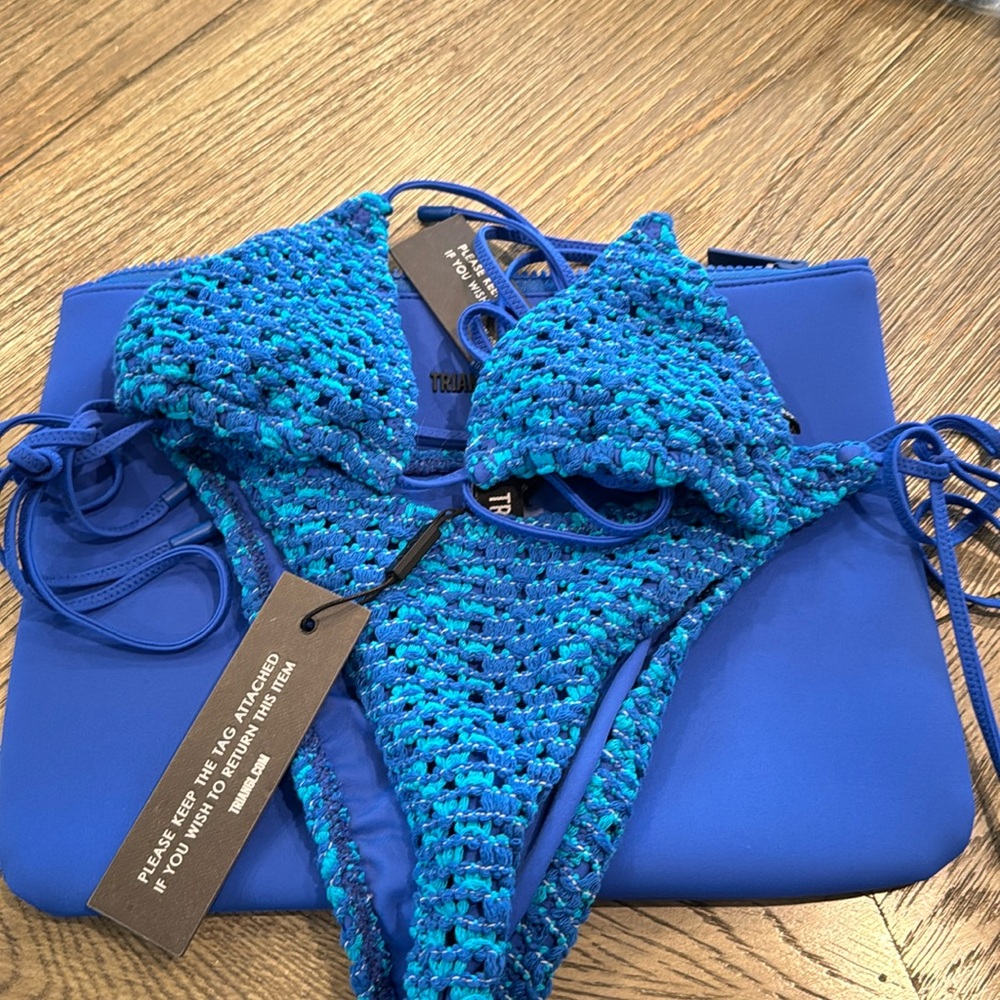 New triangl swimsuit never worn